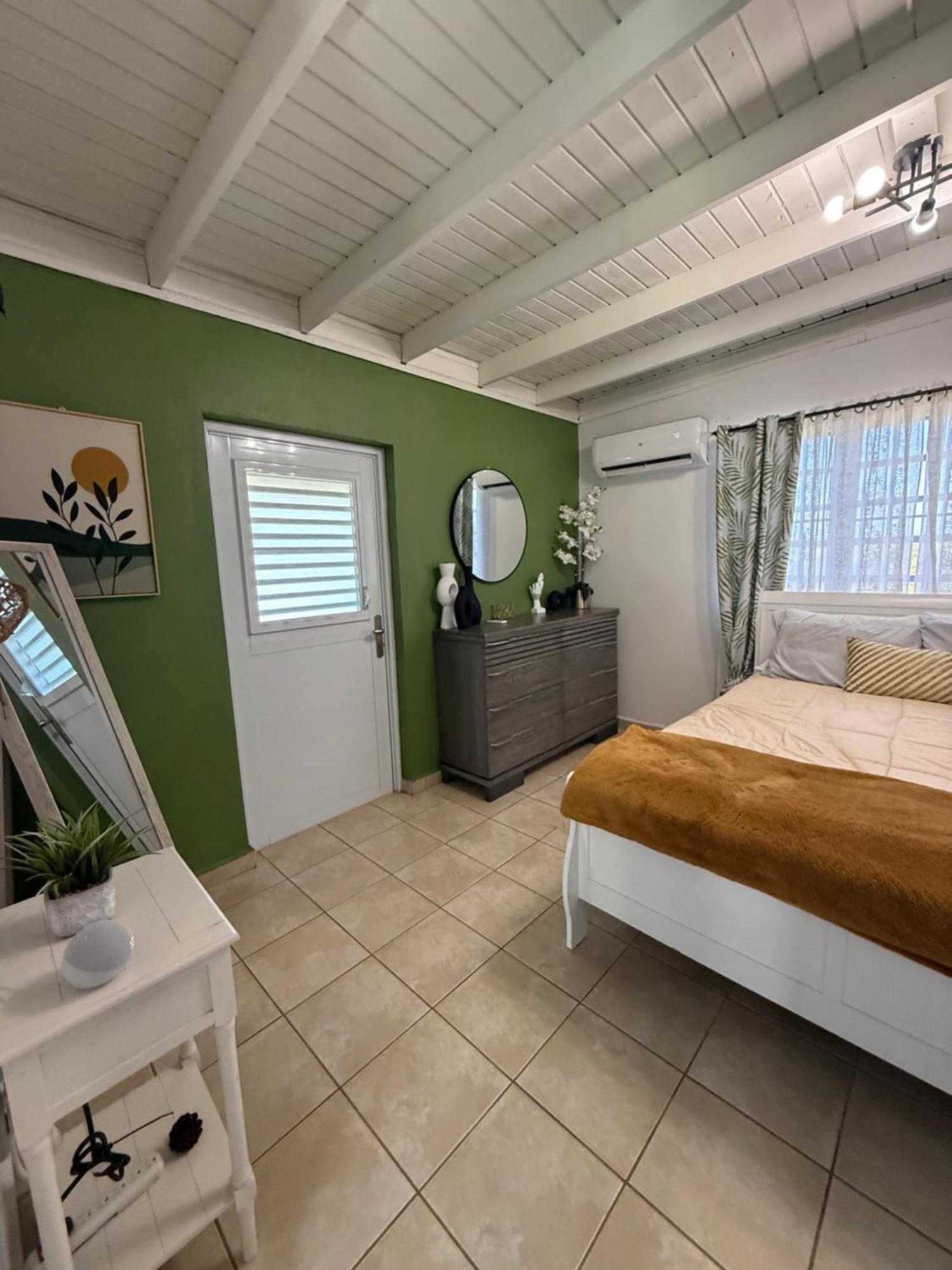 Playa Y Campo Getaway Apartment Isabela Eksteriør bilde
